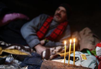 يعيش مع الأموات منذ 15 عاما في صربيا